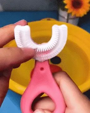 Detská kefka – Inovatívne tvarovaná zubná kefka (2 ks) 02